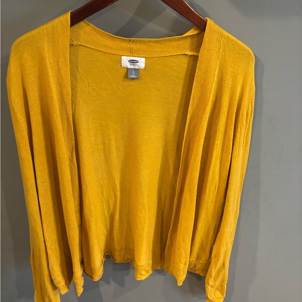 Women’s Old Navy Mustard Open Yellow Knit Sweater-
Size large